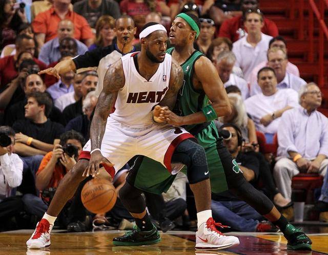 围绕浓眉的 围绕浓眉的